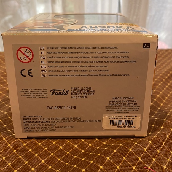 Funko Pop Ahsoka 272 Hot Topic Exclusive New - Picture 8 of 10